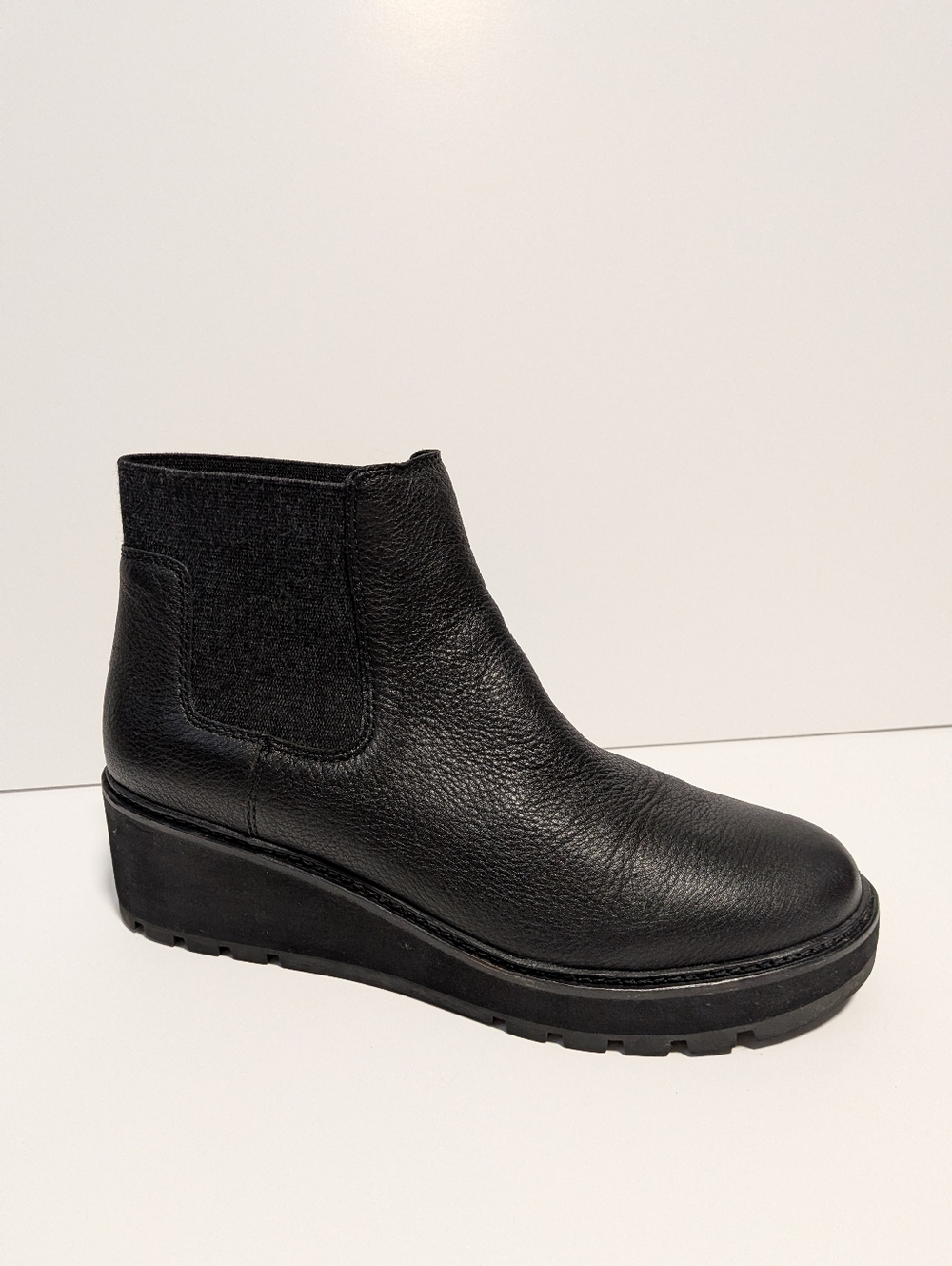 Eileen Fisher women's Black Chelsea Wedge Washed Leather Bootie Size 9